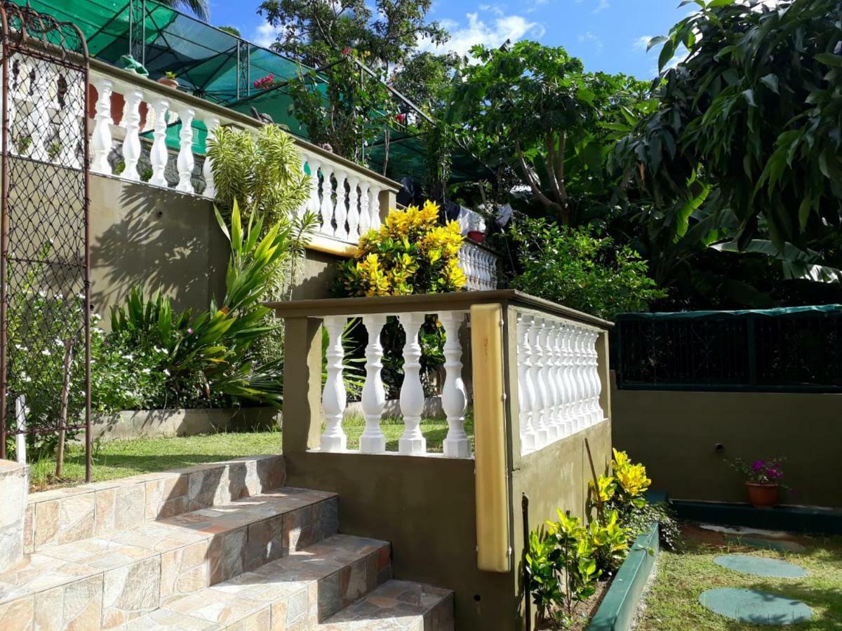 维多利亚Hibiscus House Seychelles Self Catering公寓 外观 照片
